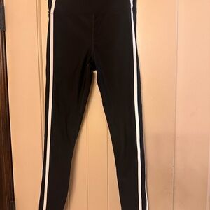 Carbon38 Kids Leggings in Black with White Accents